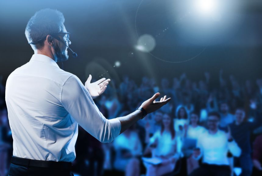 Public speaking: parlare in pubblico con carisma, sicurezza e impatto